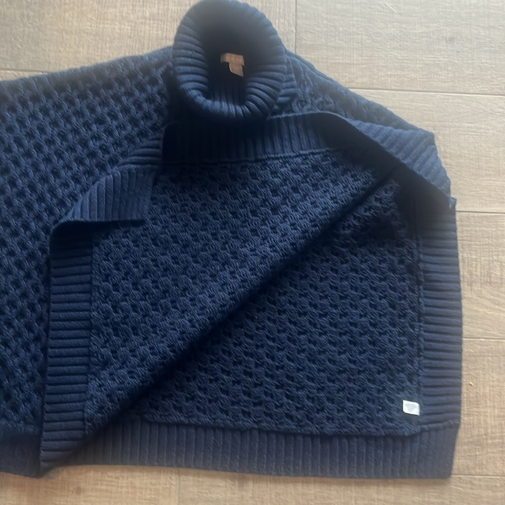 Banana Republic cozy, shrug, poncho, turtleneck, sweater navy blue small - Picture 3 of 3